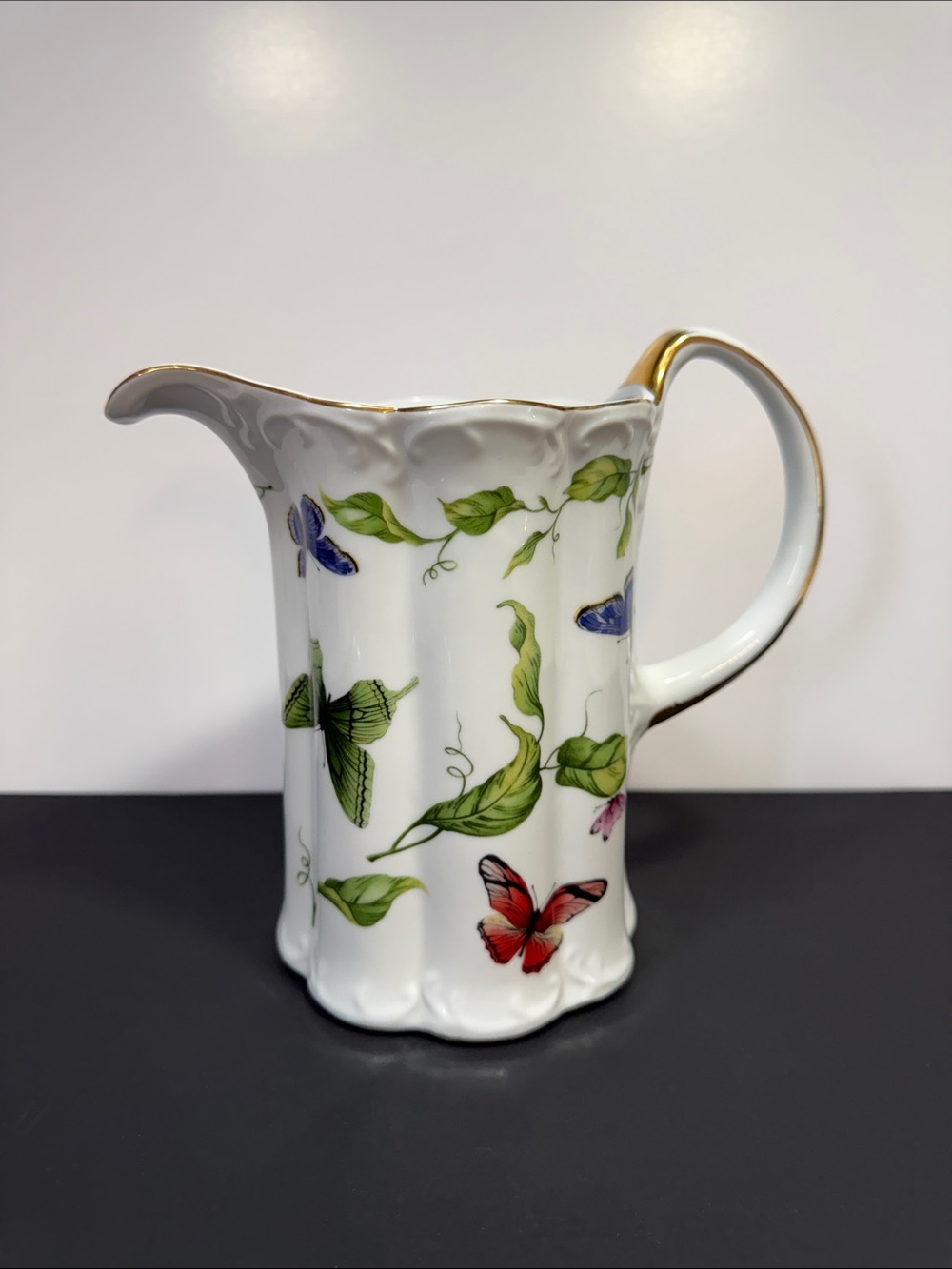 Vintage Godinger 7 3/4 Inch 44 oz Butterfly and Leaves Pitcher w Gold